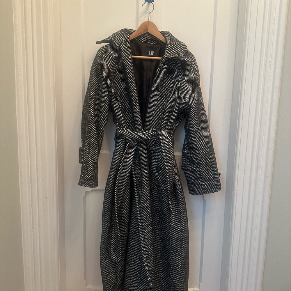 GAP Herringbone Belted Coat - size Small